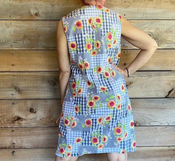 70s housedress sunflower mini buttons sleeveless … - image 7