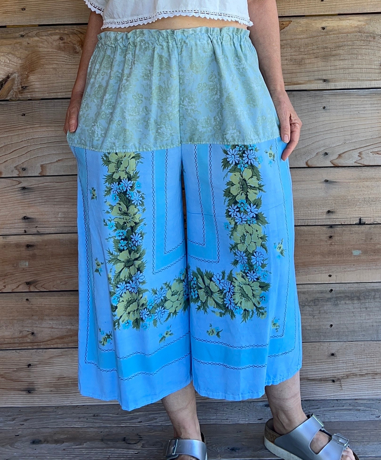 Cropped Pants Vintage Overdyed Tablecloth Print 50s Floral