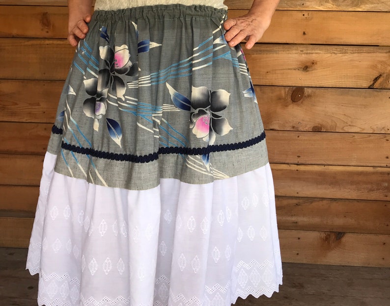 Vintage Japanese cotton and eyelet floral braid trim lolita girly pretty full gathered circle skirt large