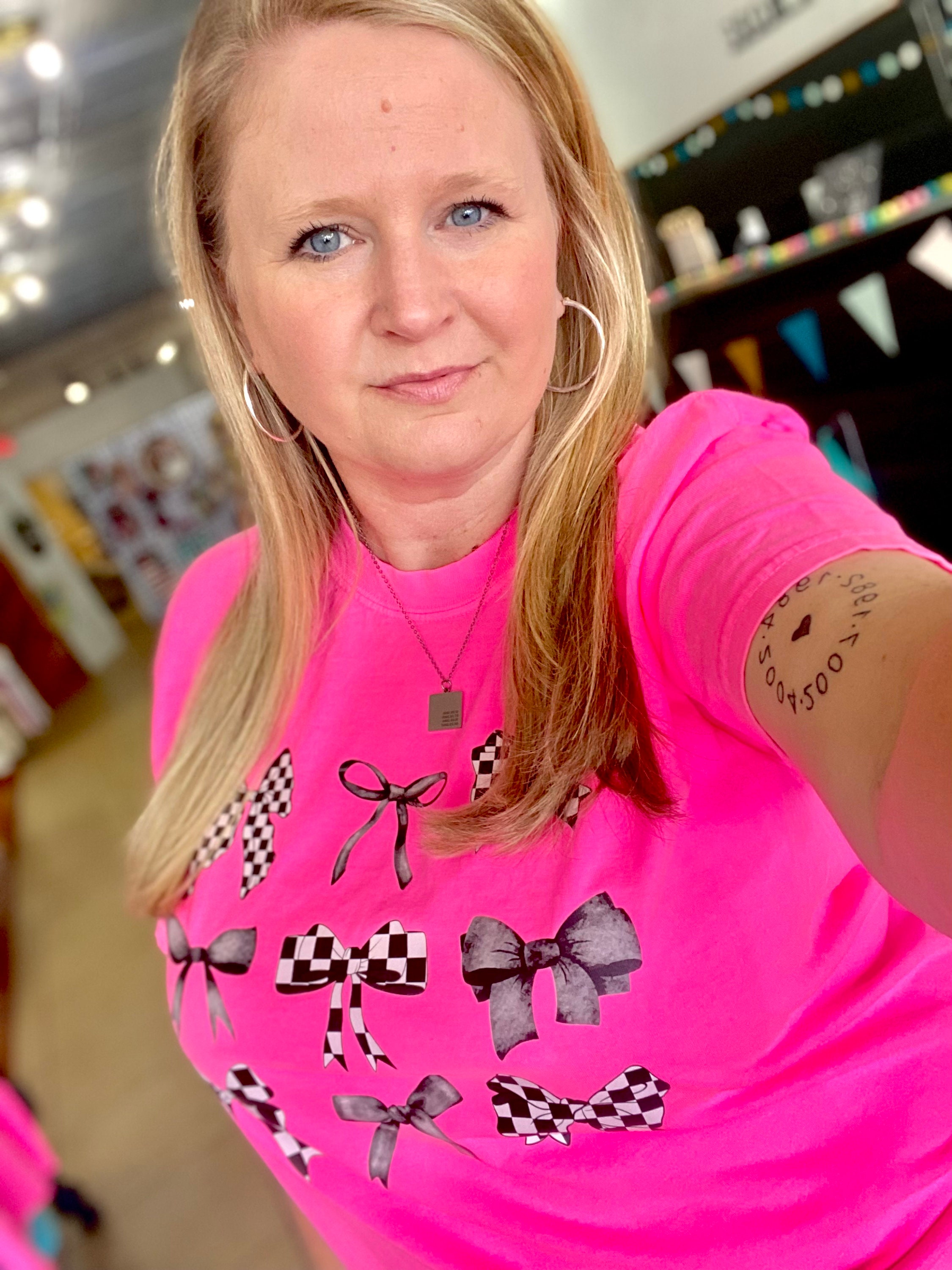 Checkered Bowknot Graphic Crew Neck T Shirt main image 0