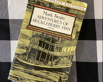 VINTAGE 1990s Paperback Dover Thrift Edition 'Adventures of Huckleberry Finn' by Mark Twain, in Very Good Condition