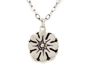 Daisy Necklace - Sterling Silver Flower pendant