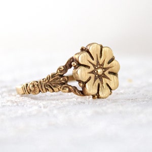 Daisy Ring - Victorian, Antique Style Ring - 14K Gold Flower Ring