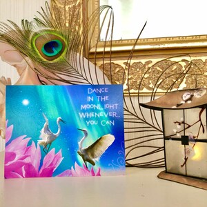 Dans in het maanlicht, inspireer paradijsvogeltjes, ansichtkaarten voor Oekraïne, positieve bevestiging, witte zilverreigers, donatie directe hulp