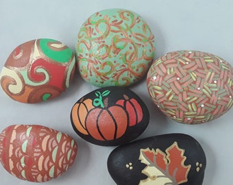 Arte rupestre pintado a mano de colores de otoño