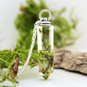 Moss Necklace, Crystal Necklace, Real Plant Jewellery, Woodland Necklace, Sterling  Silver, Terrarium , Resin Jewellery,  Resin Jewelry