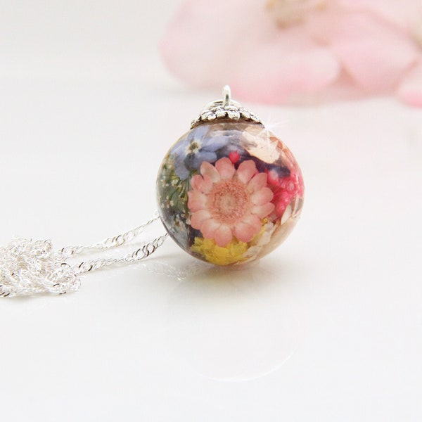 Real Flower Resin Orb, Terrarium Necklace, Colorful Necklace, Dainty Necklace, Rainbow Jewelry, Sphere Necklace, Gift for Her