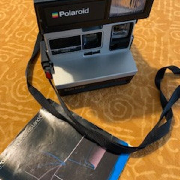 Polaroid 600 series land camera