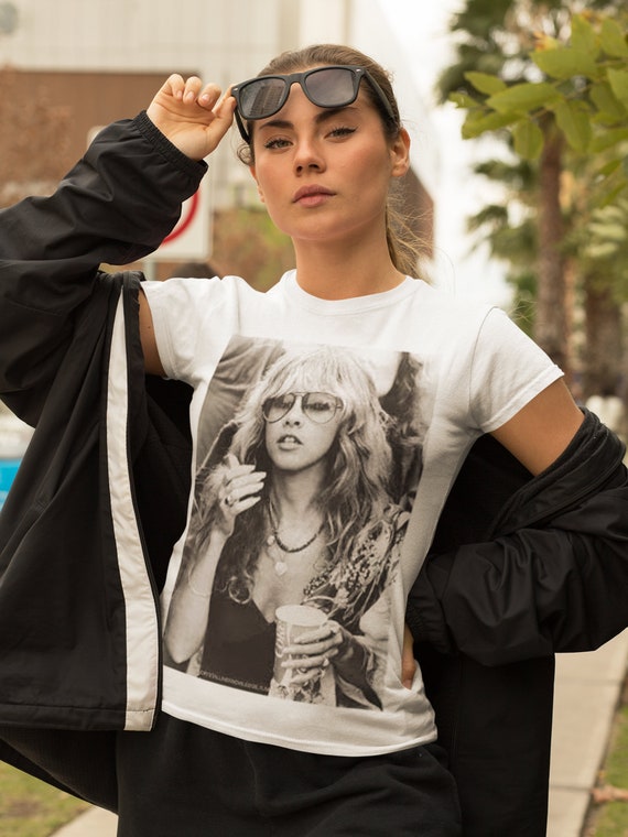 Fleetwood mac graphic tee sales
