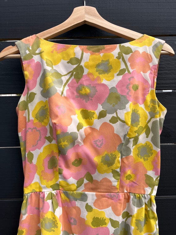 VINTAGE 1960s Pastel Floral Sheath Dress | Size XS - image 2