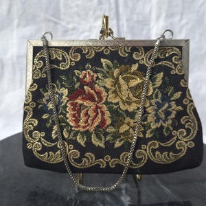 Vintage 1940s–50s Floral Tapestry Purse | Kiss-Lock Closure | Woven Cotton Needlepoint Purse