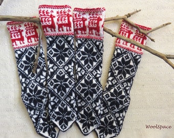 41-43 hand knit wool socks scandinavian, mens wool socks, white red moose norvegian men stockings