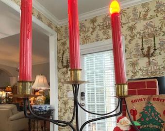 Candelabro navideño rojo vintage de los años 50: eléctrico de tres velas (funciona perfectamente)
