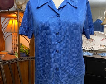 Blusa o top vintage de los años 70 para mujer, cuello largo y puntiagudo, poliéster, botones delanteros, manga corta