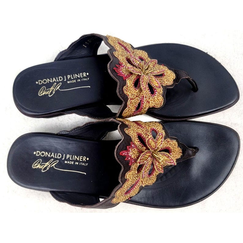 Vintage Donald J Pliner Gusa Beaded Sandals Size 9.5 Made in Italy Boho Leather Floral Thong Sandals Y2K Designer Resort Shoes afbeelding 2