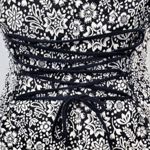 Vanessa Virginia Anthropologie Peplum Top Corset Back Black White Floral Romantic Blouse Size Large afbeelding 5