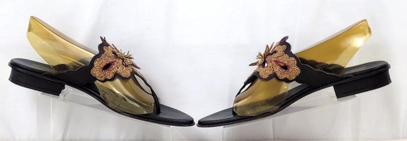Vintage Donald J Pliner Gusa Beaded Sandals Size 9.5 Made in Italy Boho Leather Floral Thong Sandals Y2K Designer Resort Shoes afbeelding 4