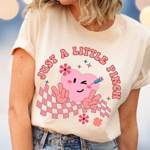 Cute Nurse Injector Shirt Aesthetician Botox Dealer Tshirt Retro Gift for Cosmetic Surgery Beautician Skin Therapist Esthetician Skincare