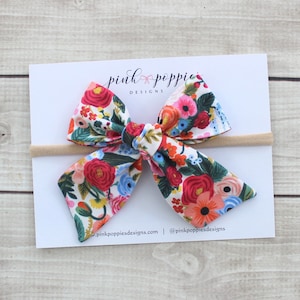 Blumen Baby Stirnband, Baby Mädchen Geschenk, weiches Baby Stirnband, Blumen Haarschleife, Blumen Haarschleife, Rifle Paper Co Schleife, Nylon Baby Stirnband
