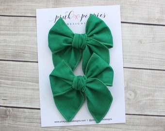 St Patricks Pigtail Bows, Green Hair Bows, St Pattys Pigtail Bows, Green Hair Clips, Green Piggy Bows, Green Pigtail Bows, St Patricks Bows