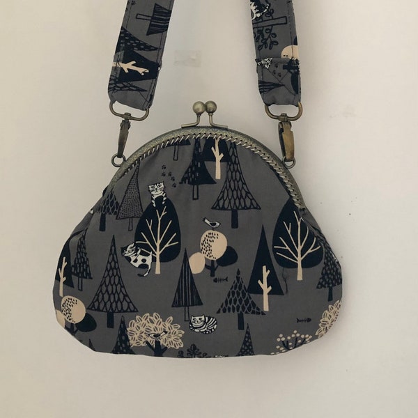 Handmade Japanese fabric clasp bag/ fabric bag/ Japanese landscape/cat handbag