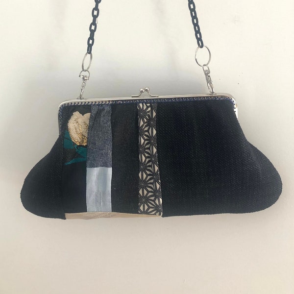 Bolso de mano vintage de patchwork con kimono y marco plateado hecho a mano