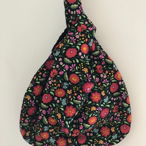 Handgemaakte traditionele knooptas/ tas met bloemenstof/ Japanse knooptas