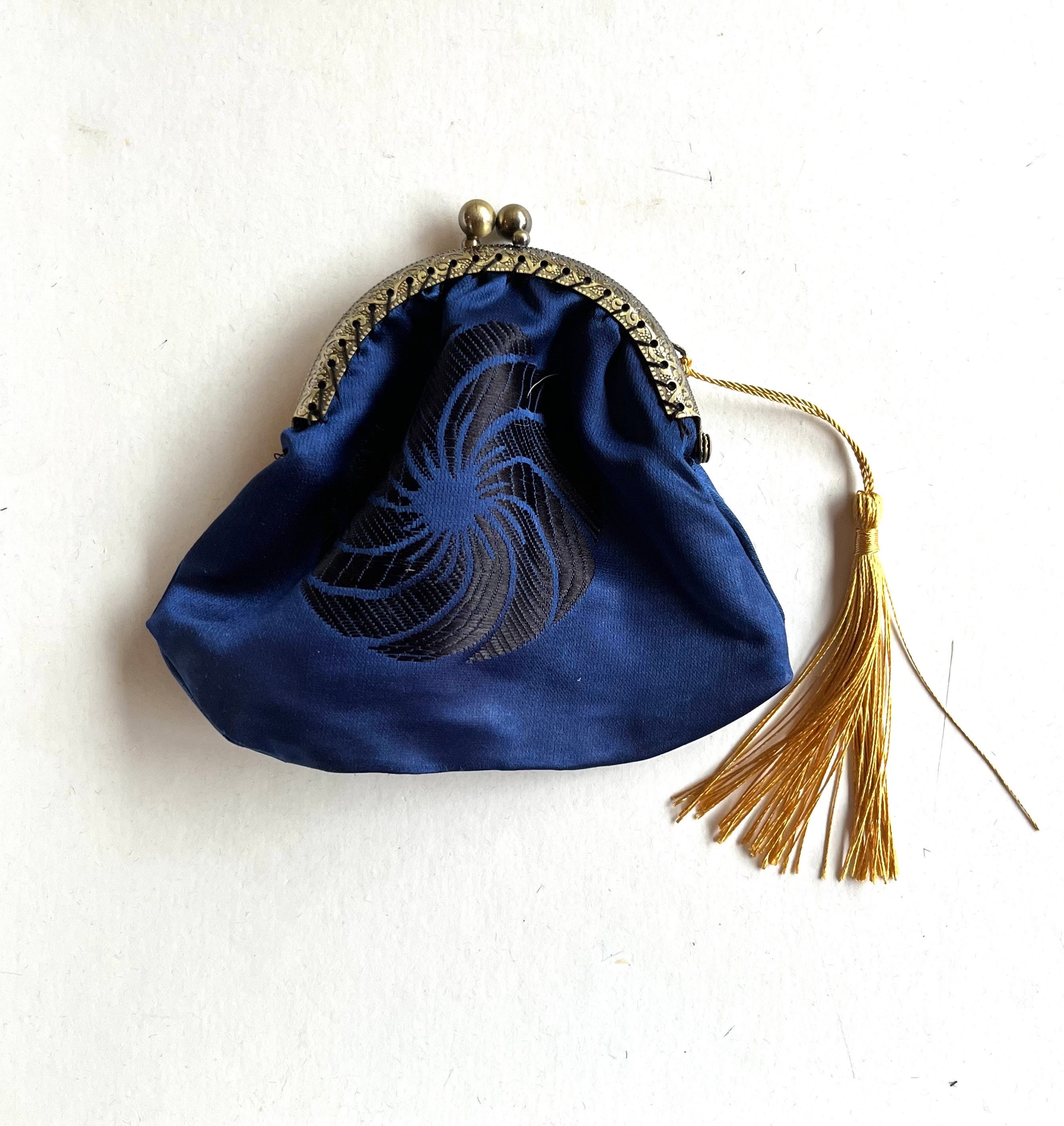 ヴィンテージシルク着物コインケース：キス留め、アップサイクル生地 - Etsy 日本