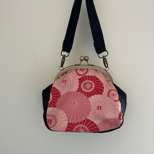 Handmade Japanese fabric kiss clasp handbag/ Japanese fabric purse/ Clasp handbag