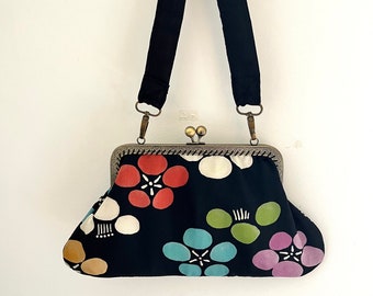 Handmade Vintage kimono fabric kiss - clasp handbag/ Kimono handbag / Clasp bag