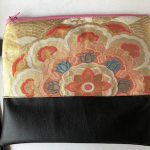 Handmade vintage silk kimono zip pouch with detachable strap/ Kimono zip purse / Obi purse