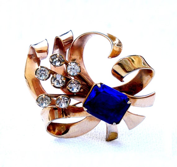 Antique Brooch Gold Plated, with Blue Sapphire and