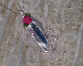 Collier bleu en pierre de Cyanite "La Porte de Cristal" Romantique Celtique Roses Fleurs SatinBlanc nacré Bleu Chaîne