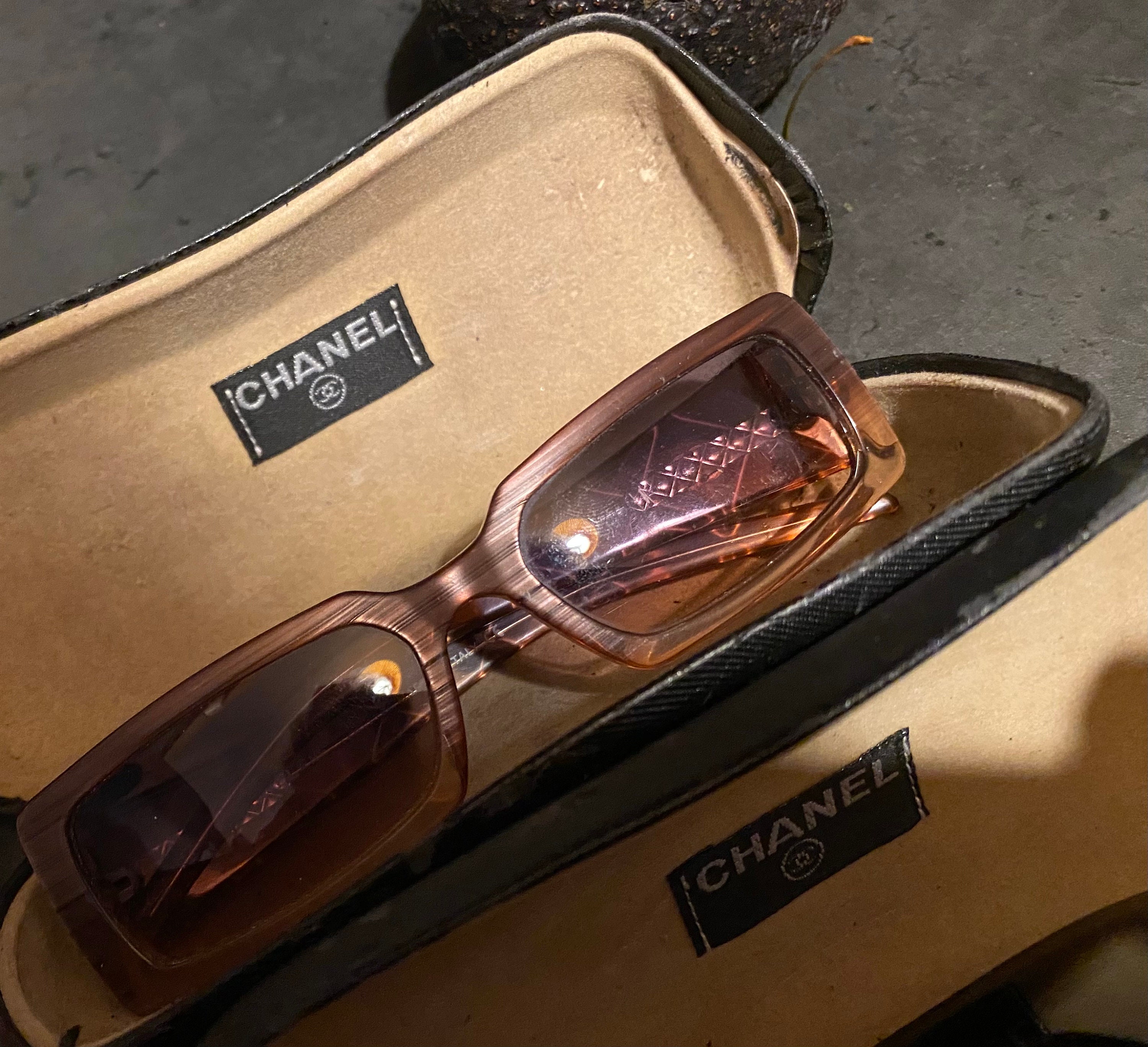 【美品】CHANEL Vintage sunglasses matelasse Chanel RARE Vintage 1992 CC Tortoiseshell Matelasse Frame
