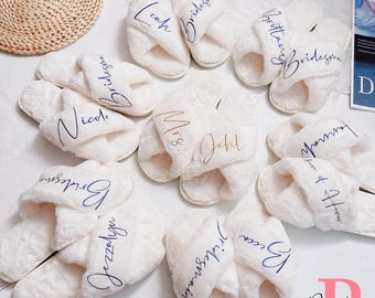 Pantuflas mullidas personalizadas, regalo personalizado para la novia y las damas de honor, pantuflas para fiestas navideñas.