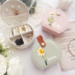 Personalisierte Geburt Monat Blume Schmuckschatulle, Reise Schmuckschatulle, personalisierte Name Schmuckschatulle für Brautjungfern, Brautjungferngeschenke