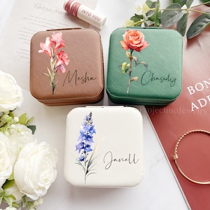 Jewelry Box Travel Case,Bridesmaid jewelry box,Engraved Leather Jewelry box,Birth Flower Jewelry Travel Case,Birthday Gift,Jewelry Organizer