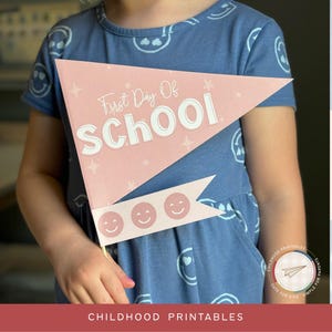 Retro Pink School Pennant Set Printable: First & Last Day (PDF)