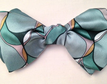 Awesome Green Freestyle Bowtie