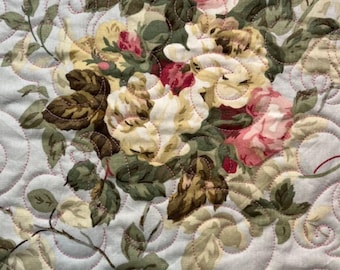 Elegant Classic Cabbage Rose Quilt: Washable Luxe Cotton Lap Quilt