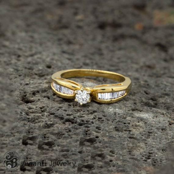 Diamond Engagement Ring, Round Diamond Engagement 