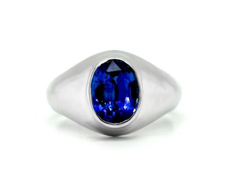 Men's ring, Sapphire Men's Ring, Oval sapphire Ring, Gentlemen's Sapphire Ring, Shiny Sapphire Ring, Ceylon Sapphire Ring, Blue Sapphire