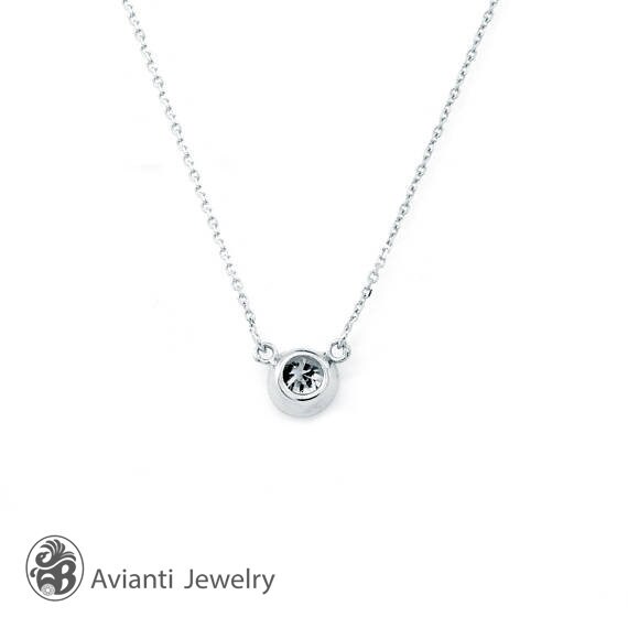 Diamond Necklace Round Diamond Pendant 