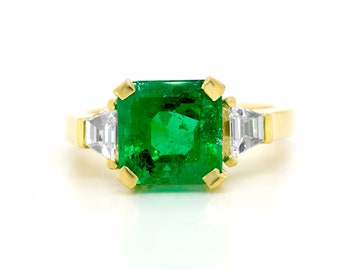 Emerald Ring, Emerald Diamond Ring, Yellow Gold Emerald, Emerald Cut Emerald With Trapezoid Diamonds, Emerald Engagement Ring, Green Stone