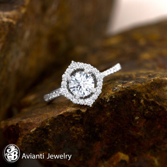 21 Traditional Engagement Rings with Timeless Classic Style