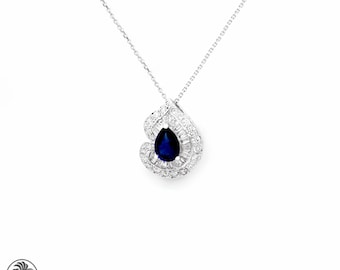 Colgante de zafiro en forma de pera: halo de diamantes, cadena de oro blanco de 18 k