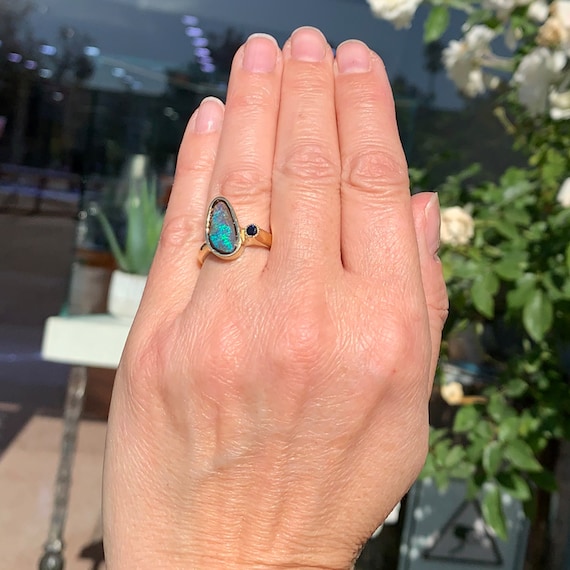 Opalring Boulder Opal Ring Boulder Opal Ring im Birnenschliff Grun Brauner Opalring Einzigartiger Opalring mit Saphir Gelbgold Opalring Etsy