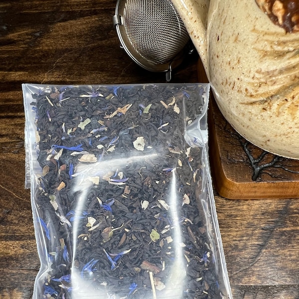 Blueberry loose tea. Serves about 15-20 cups. Wonderful blueberry taste, great to drink throughout the day.