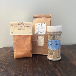 Trio Bundle includes one soup, seasoning jar and veggie dip pack