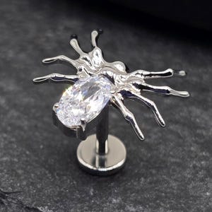 Titan ASTM F136 Spinne mit weißem CZ Gem Threadless Top Labret Barbell Piercing Conch Flache Knorpel Helix Labret Monroe